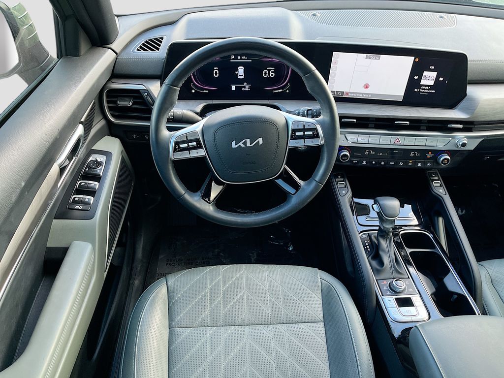 Used 2024 Green Kia EX X-Line image 22