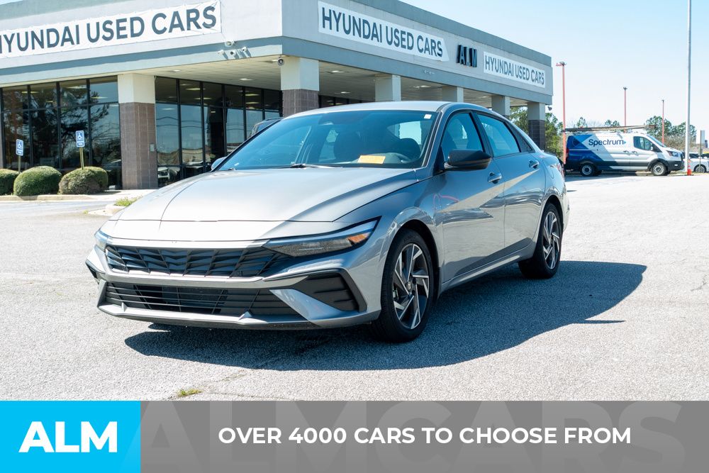 Certified Used 2025 Silver Hyundai SEL Sport image 2