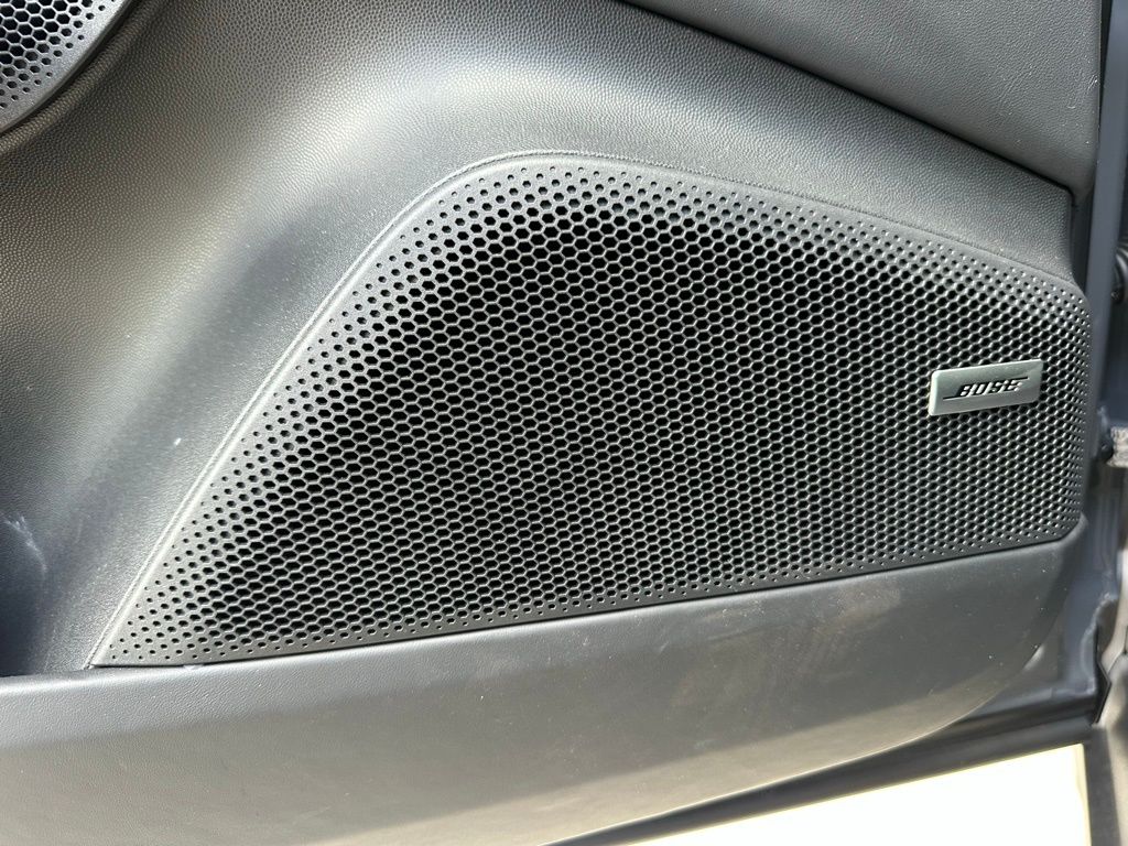 Thumbnail: 2025 Porsche Macan - 21