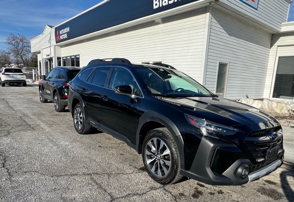Crystal Black Silica 2024 Subaru Outback Limited AWD SUV / Crossover All-Wheel Drive Continuously Variable Transmission