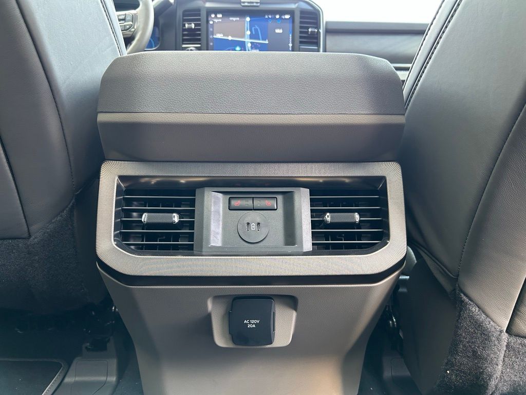 2025 Ford F-450 Super Duty Platinum
