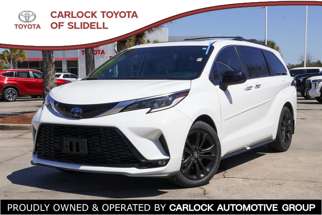 2022 Toyota Sienna XSE 7-Passenger FWD