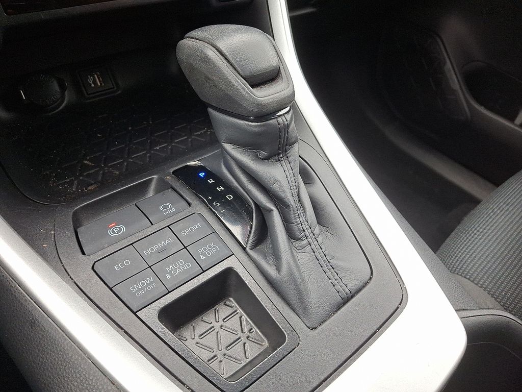 Thumbnail: 2024 Toyota RAV4 - 15