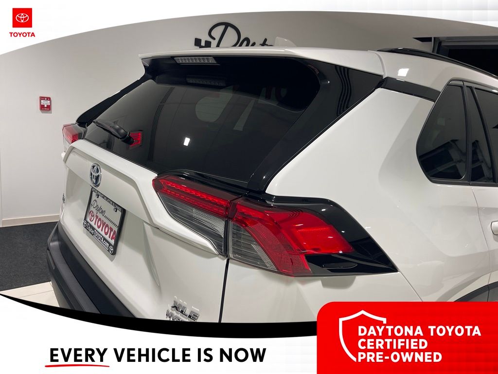 2024 Toyota RAV4 XLE - Photo 8