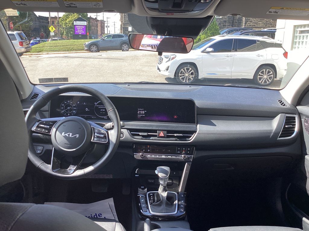Used 2025 Kia Seltos SUV