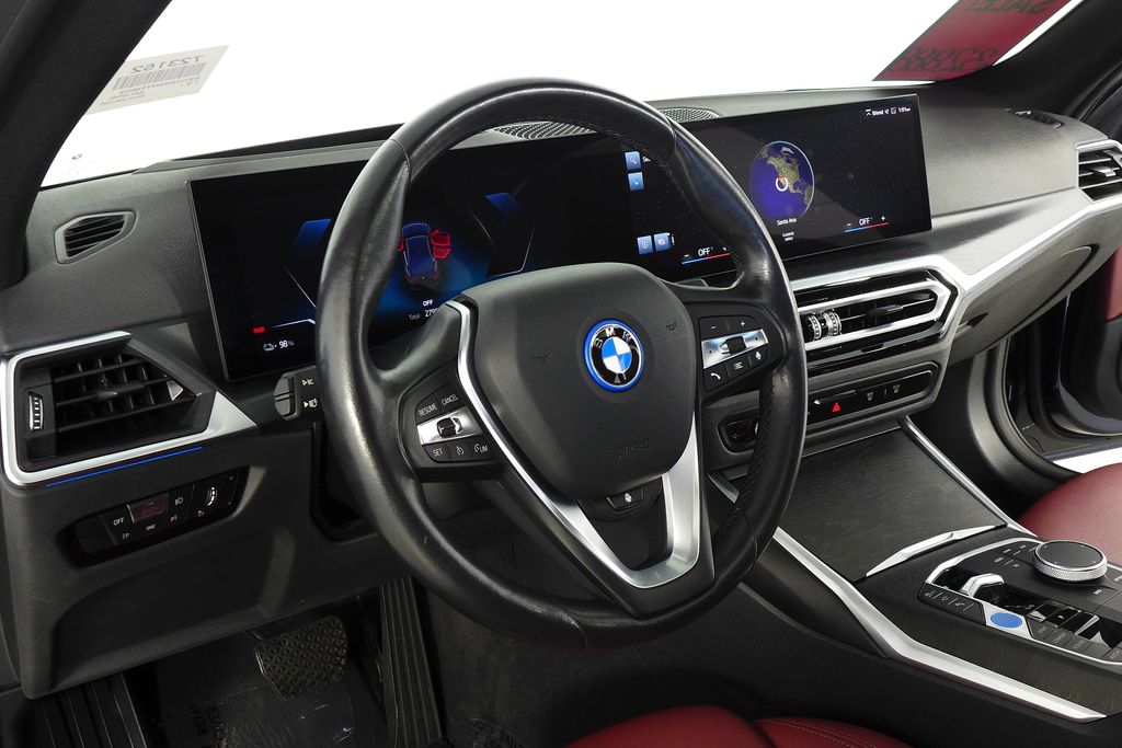 Thumbnail: 2023 BMW i4 - 31