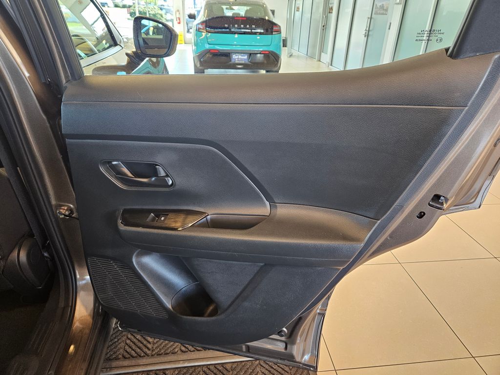 2025 Nissan Kicks S