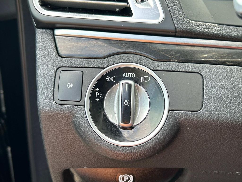 Thumbnail: 2016 Mercedes-Benz E-Class - 15