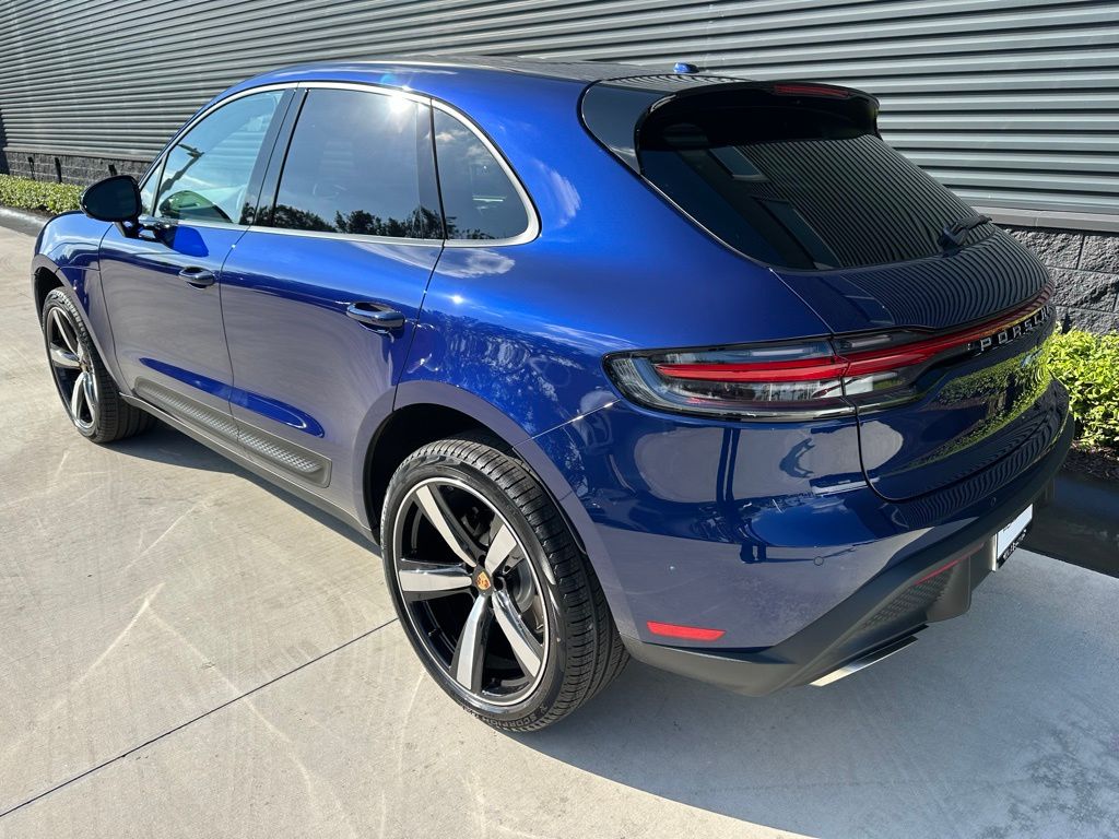 Thumbnail: 2026 Porsche Macan - 3