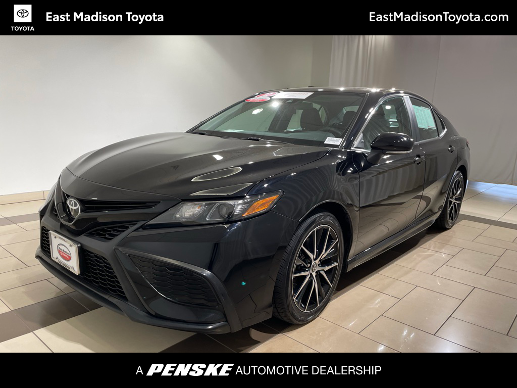 2022 Toyota Camry SE -
                Madison, WI