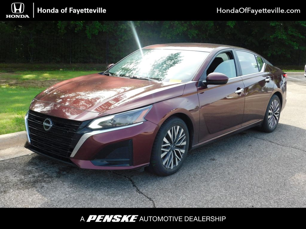 Thumbnail: 2023 Nissan Altima - 1