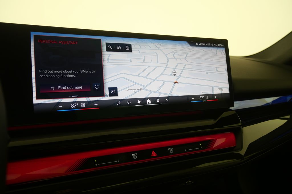 Thumbnail: 2025 BMW 5 Series - 21