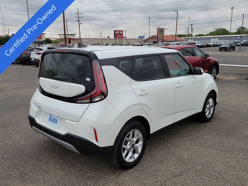 2025 Kia Soul LX - 10