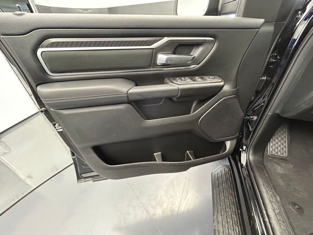 New 2026 Diamond Black Crystal Pearlcoat Ram Big Horn/Lone Star image 16