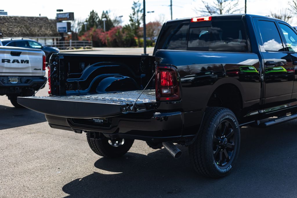 2026 Ram 2500 Black Express Tradesman thumbnail 9