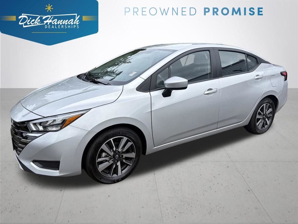 Brilliant Silver Metallic 2025 Nissan Versa Sedan Front-Wheel Drive Continuously Variable Transmission