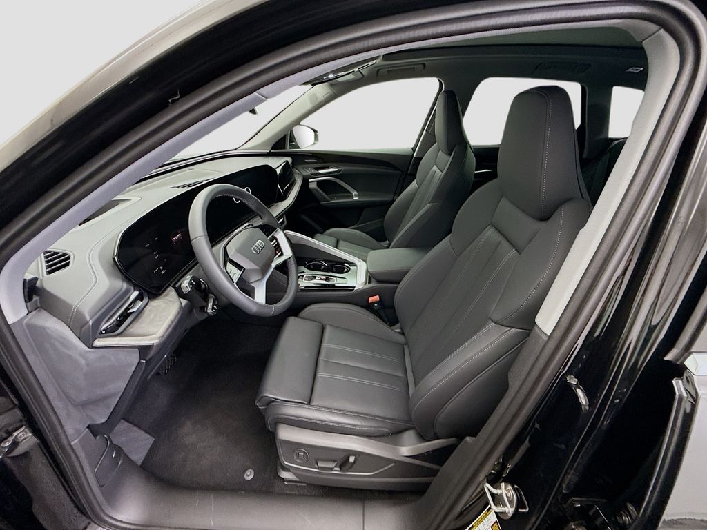 Thumbnail: 2025 Audi Q5 - 18