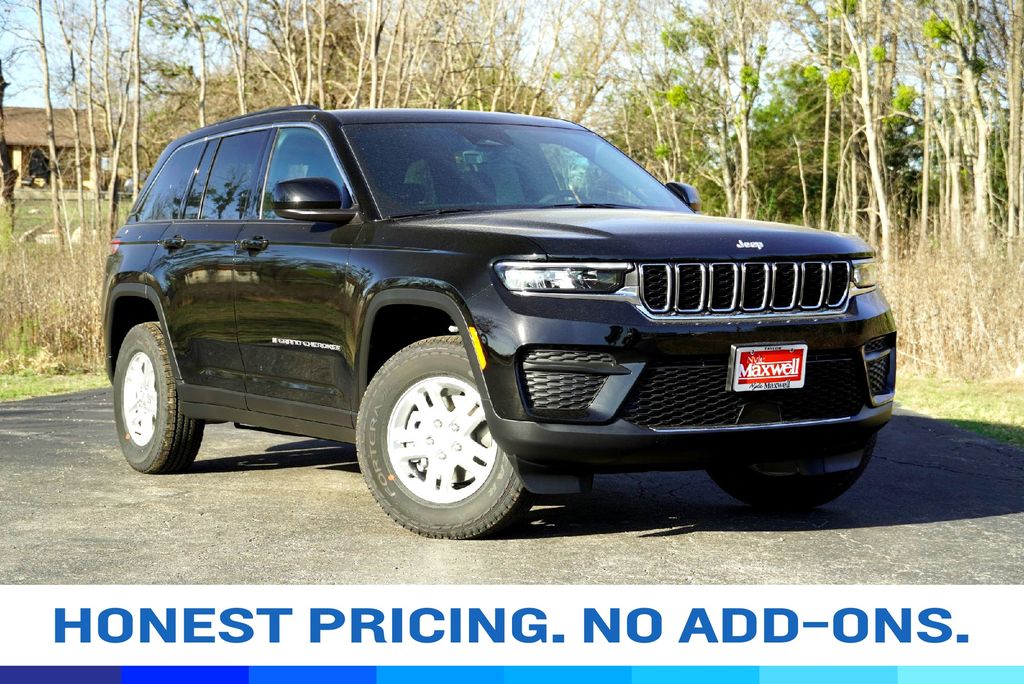 New Car 2025 Jeep Grand Cherokee  Laredo For Sale Under $35,000 In Taylor, Texas