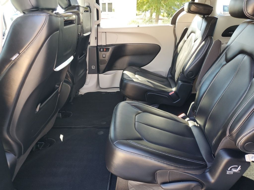 Used Car 2023 Chrysler Pacifica  Touring L For Sale Under $40,000 In Austin, Texas