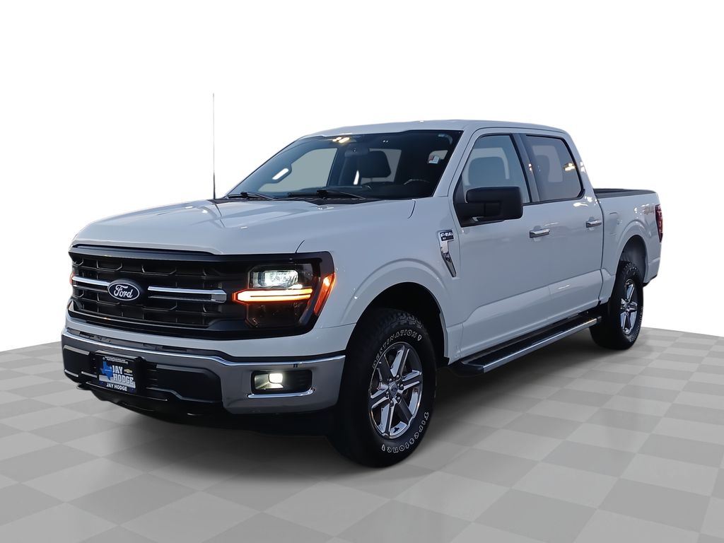 Oxford White 2025 Ford F-150 XLT SuperCrew 4WD Pickup Truck Four-Wheel Drive Automatic