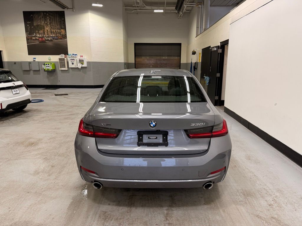 Thumbnail: 2023 BMW 3 Series - 4