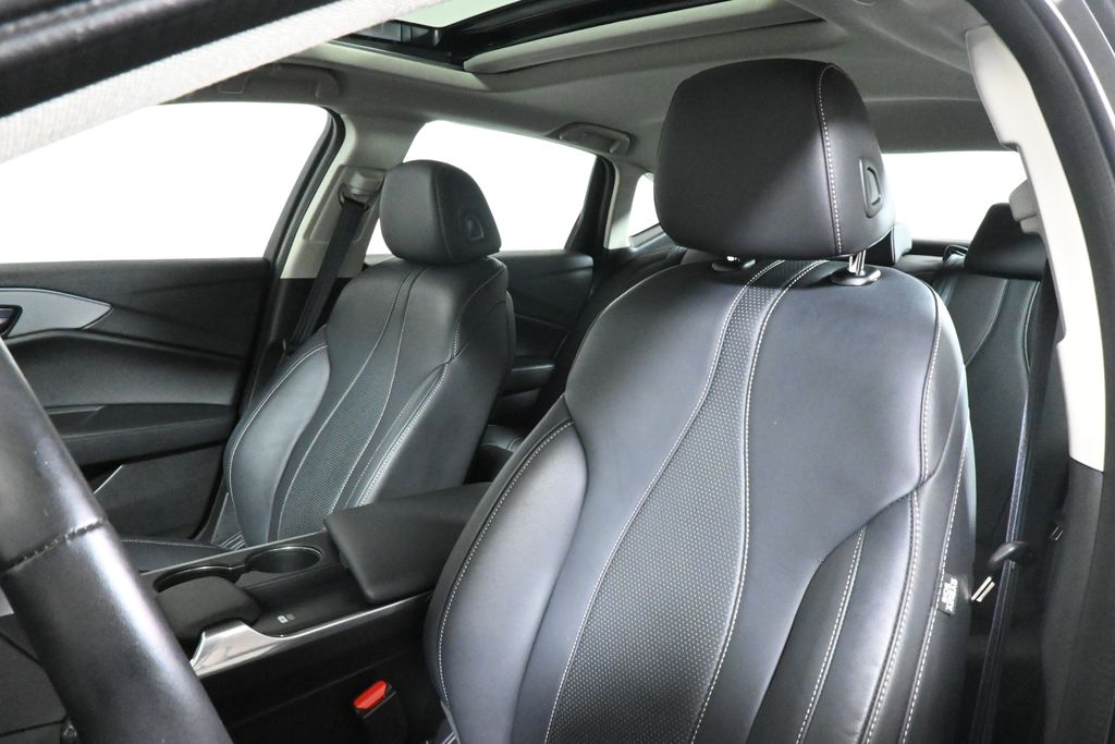 Thumbnail: 2025 Acura TLX - 15