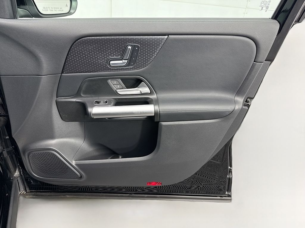 Thumbnail: 2025 Mercedes-Benz GLA - 23