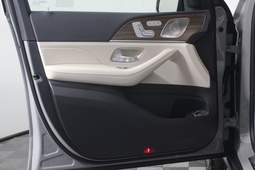 2025 Mercedes-Benz GLE 450 7