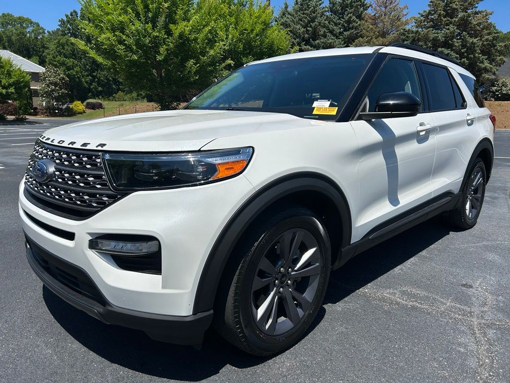 White Metallic 2023 Ford Explorer XLT RWD SUV / Crossover Rear-Wheel Drive Automatic