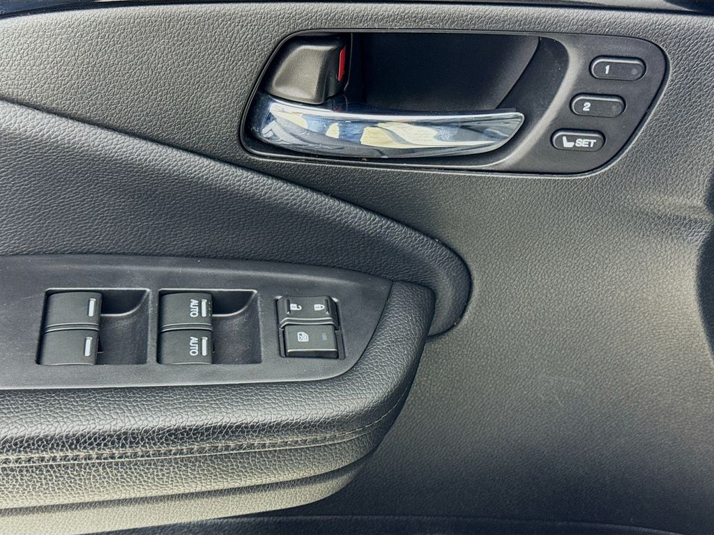 Used Car 2020 Honda Pilot  Touring For Sale Under $25,000 In Austin, Texas