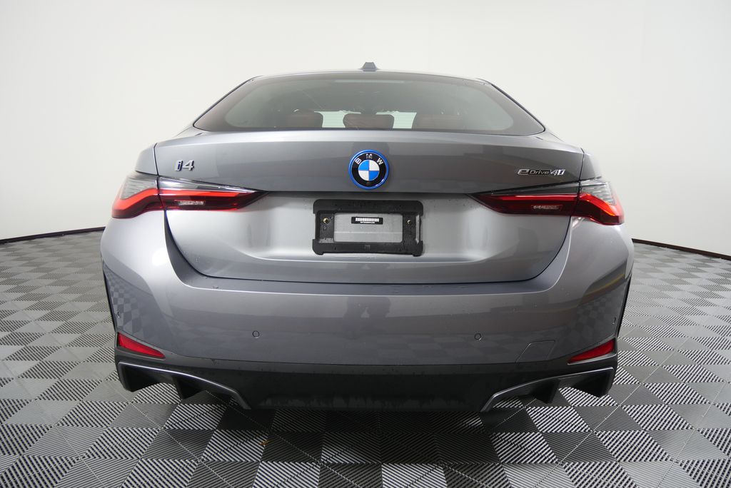 Thumbnail: 2022 BMW i4 - 5