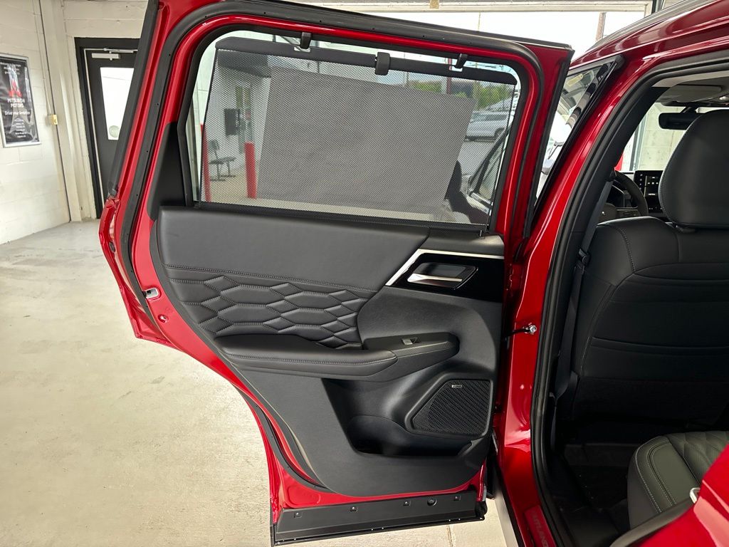 New 2026 Mitsubishi Outlander PHEV SUV
