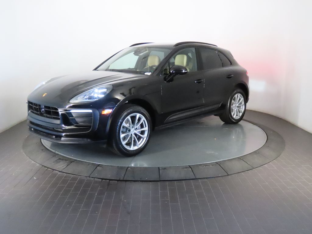 Thumbnail: 2026 Porsche Macan - 1