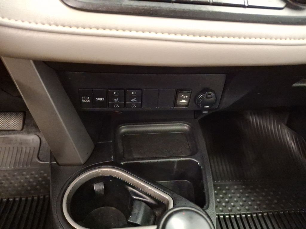 Used 2018 Toyota RAV4 SUV