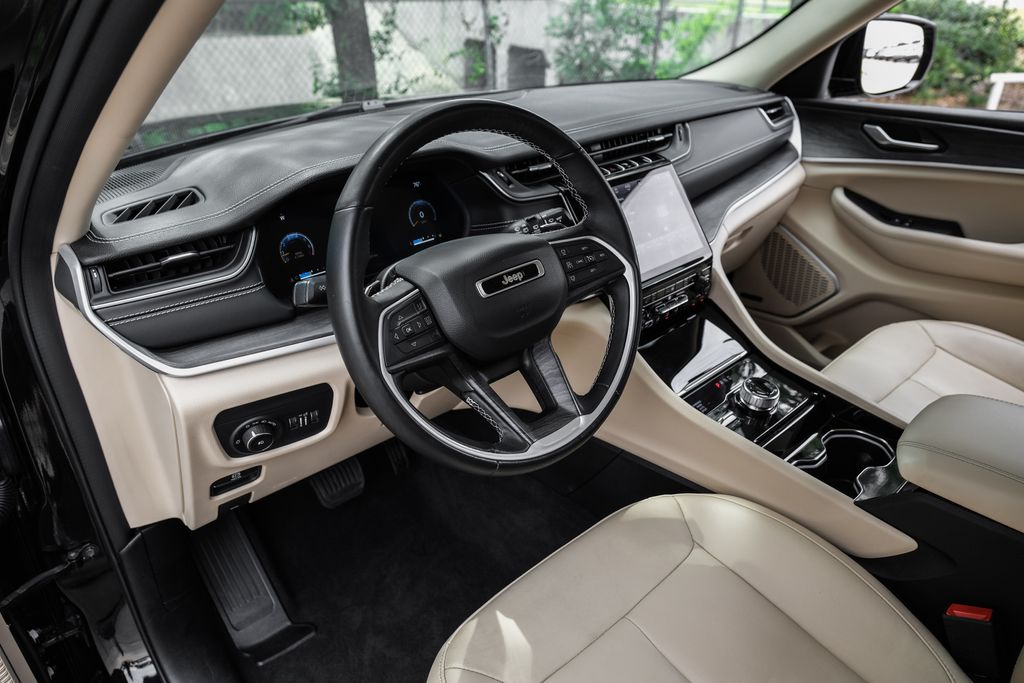 used 2022 Jeep Grand Cherokee car, priced at $29,300