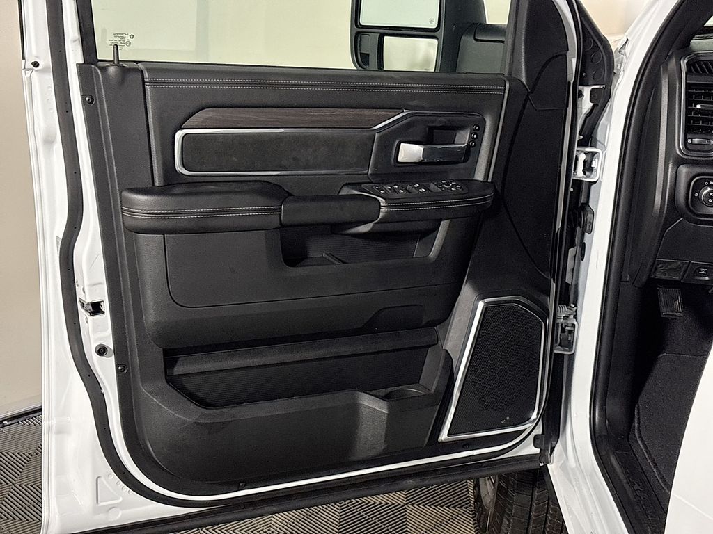 2026 RAM 2500 Laramie - Photo 10