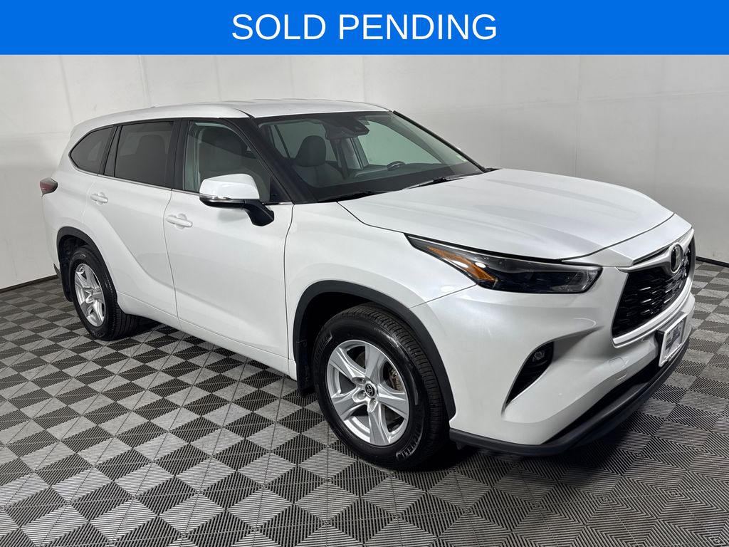 White (Wind Chill Pearl) 2024 Toyota Highlander SUV / Crossover All-Wheel Drive 8-Speed Automatic