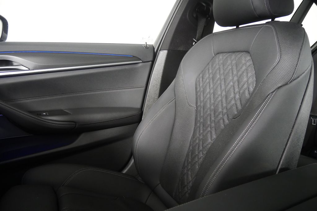 Thumbnail: 2023 BMW 5 Series - 20