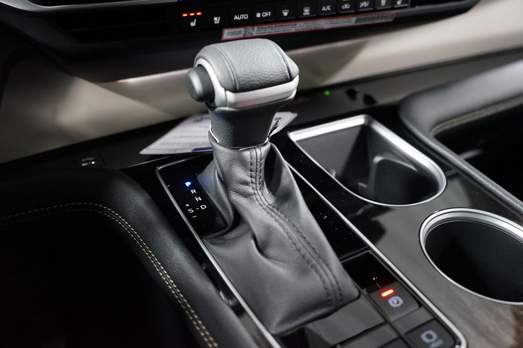 Thumbnail: 2026 Toyota Sienna - 22