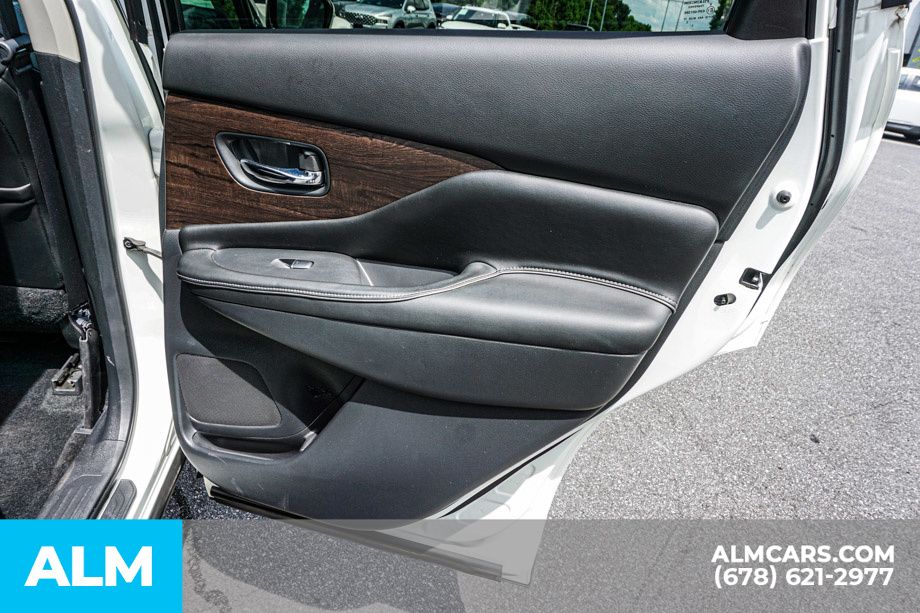 Used 2020 White Nissan Platinum image 58