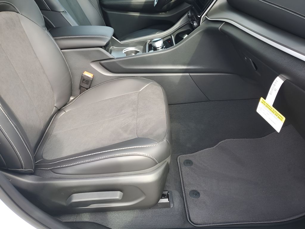 New Car 2025 Jeep Grand Cherokee  For Sale Under $35,000 In Austin, Texas