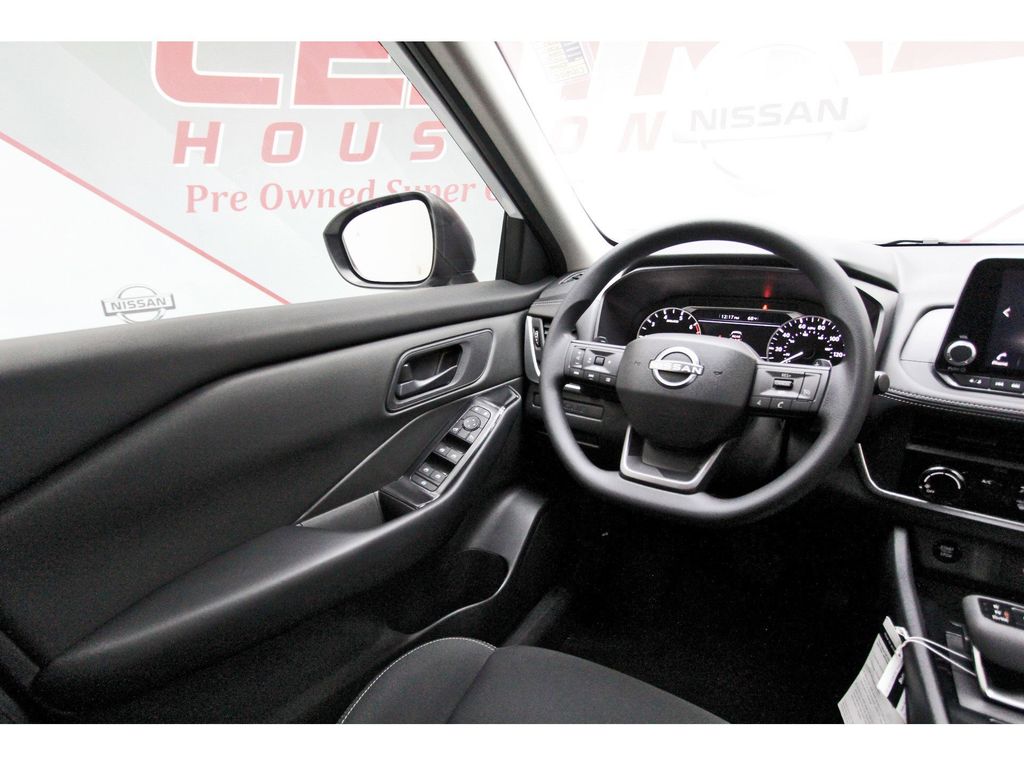 2025 Nissan Rogue S - 5