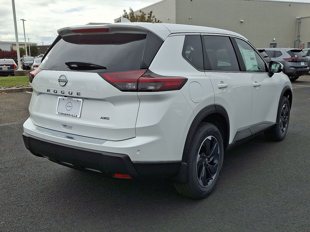 Thumbnail: 2026 Nissan Rogue - 4
