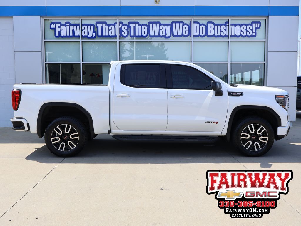 2023 GMC Sierra 1500 AT4 Crew Cab 4WD    