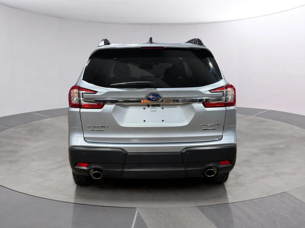 Used 2024 Ice Silver Metallic Subaru Limited image 4