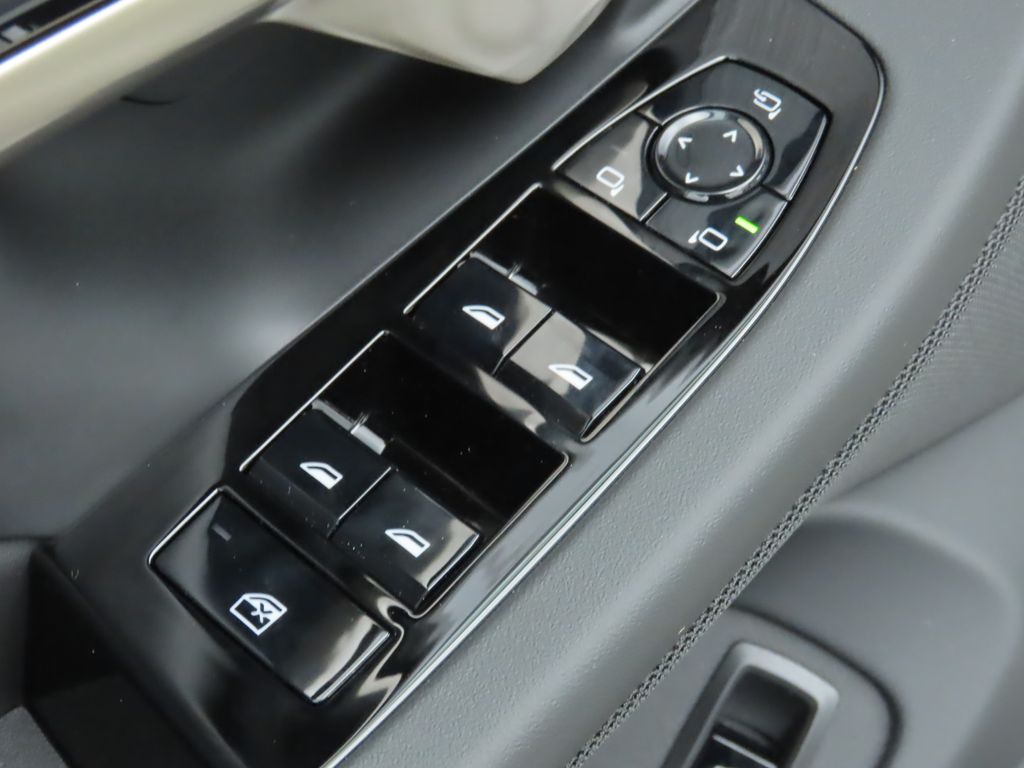 Thumbnail: 2026 BMW i5 - 24