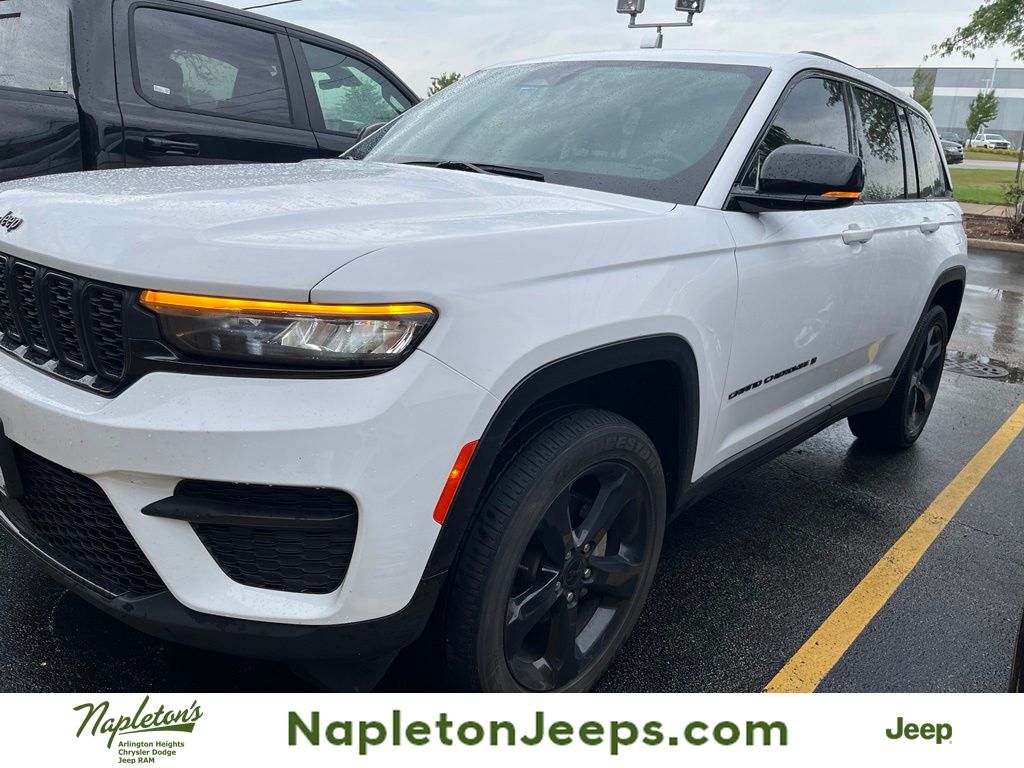 Bright White Clearcoat 2024 Jeep Grand Cherokee SUV / Crossover Four-Wheel Drive 8-Speed Automatic