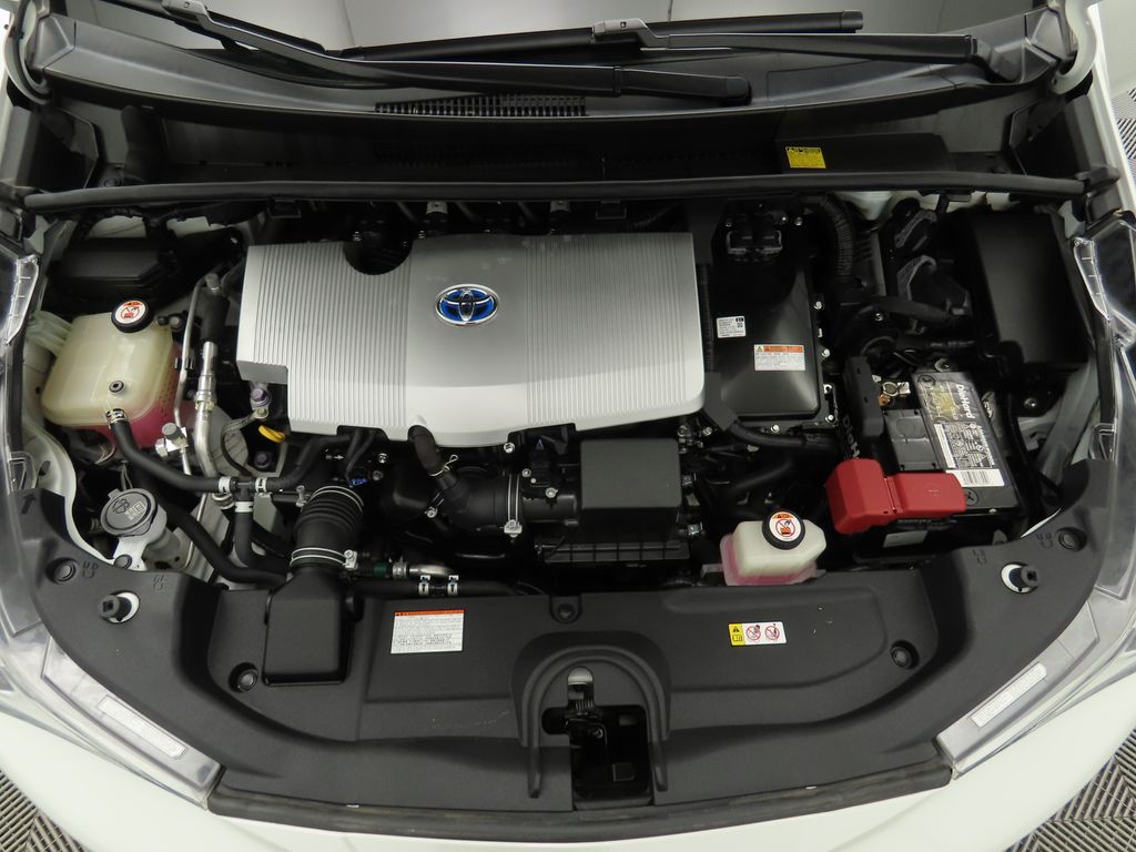 2018 Toyota Prius Four 30