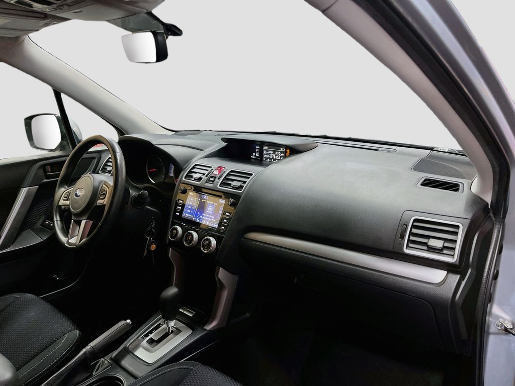 Used 2018 Ice Silver Metallic Subaru 2.5i Premium image 29