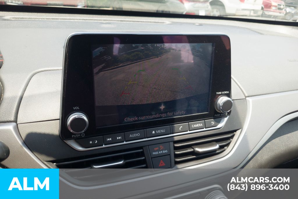 Used 2024 Black Nissan 2.5 SR image 24